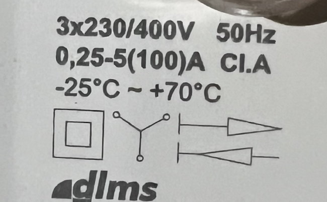 In de meterkast: Slimme meter 3 fase vermelding 3×230/400V