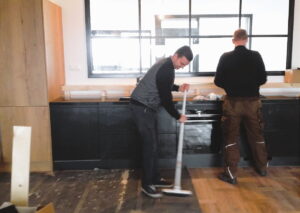 Keukenmontage afval opruimen