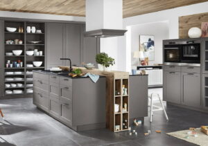 Grijze modern landelijke keuken met houten wijnrek, Nobilia keuken Grijze modern landelijke keuken met houten wijnrek, Nobilia keuken