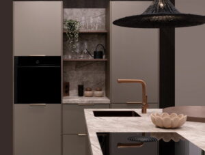 Moderne kookeiland keuken met kastenwand metallic bruin en marmerlook werkblad Moderne kookeiland keuken met kastenwand metallic bruin en marmerlook werkblad