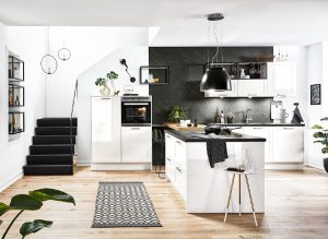 Landelijke moderne keuken met kookeiland en bar – Häcker witte keuken Granada 