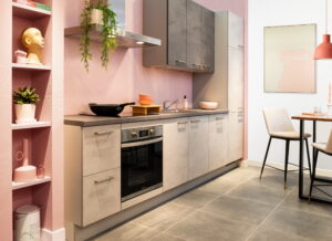 Moderne keuken betonlook wit met aanrechtblad betonlook grijs Foto: Moderne keuken betonlook wit met aanrechtblad betonlook grijs