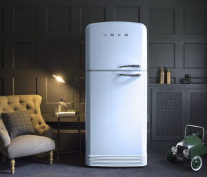 Licht blauwe SMEG retro koelkast, SMEG FAB koel-vriescombinatie Licht blauwe SMEG retro koelkast, SMEG FAB koel-vriescombinatie