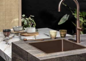 Keukentrend 2021 Rural Chic, Gessi kraan + spoelbak koper kleur Keukentrend 2021 Rural Chic, Gessi kraan + spoelbak koper kleur