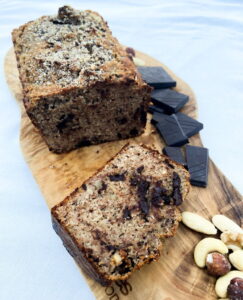 Lekker én gezond bananenbrood recept: supermakkelijk bananenbrood bakken met chocolade, noten en dadels Lekker én gezond bananenbrood recept: makkelijk bananenbrood bakken met chocolade, noten en dadels