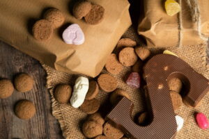 Kruidnoten, strooigoed en chocoladeletter voor Sinterklaas - Ylanite Koppens, Pexels