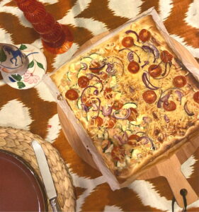 Snel & gezond recept Flammkuchen - Bereiding Flammkuchen met courgette en garnalen Snel & gezond recept Flammkuchen - Bereiding Flammkuchen met courgette en garnalen