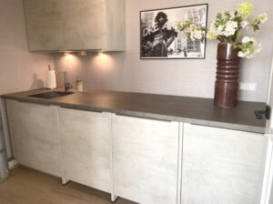 Voorbeeld keuken: Wasdroger en wasmachine inbouwen in een (bij)keuken Voorbeeld keuken: Wasdroger en wasmachine inbouwen in een (bij)keuken
