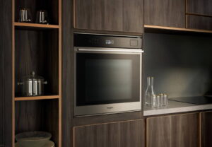 Whirplool stoomoven W7 met 6th Sense technologie automatische kookprogramma's voor 40 recepten