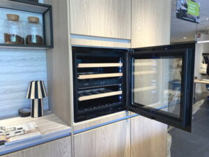 Wijnklimaatkast 60 cm inbouw - Wine Klima D26-SV60 Push binnenkijkje