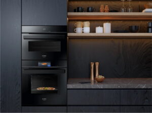 Siemens oven IQ700 - slimme oven in mooi zwart design, op afstand bedienbaar met voorgeprogrammeerde recepten en geïntegreerde camera